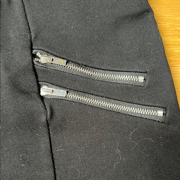 Black Ankle-Length Pants - Picture 5 of 9